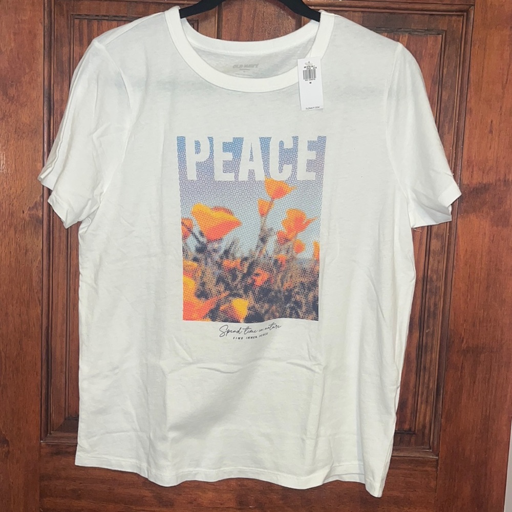 NWT Old Navy EveryWear Graphic T-Shirt